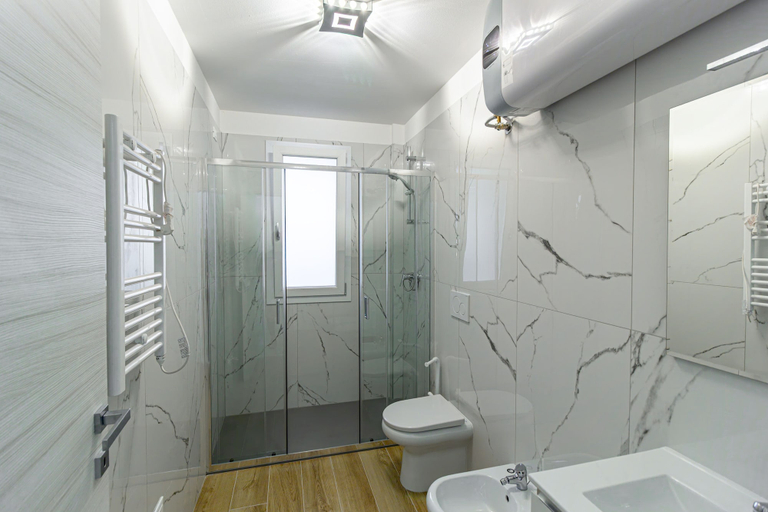 Bathroom, Modern Apartment With Shared Pool and Terrace, Venezia