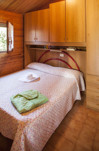 Bedroom 5, Caravelle Camping Village, Savona
