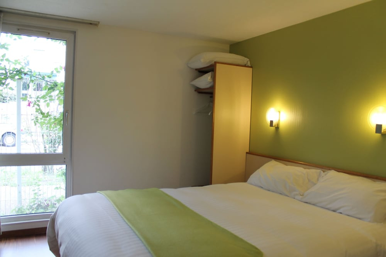 Bedroom 3, Hotel Restaurant Maison Blanche, Val-de-Marne