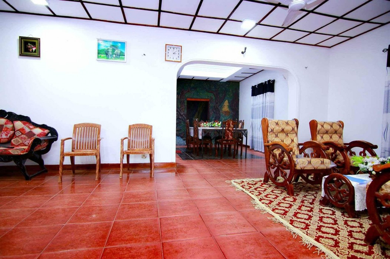 Others 5, Hotel Dunhinda, Thamankaduwa