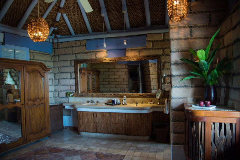 Bathroom 3, Villa El Ensueno by La Casa Que Canta, José Azueta