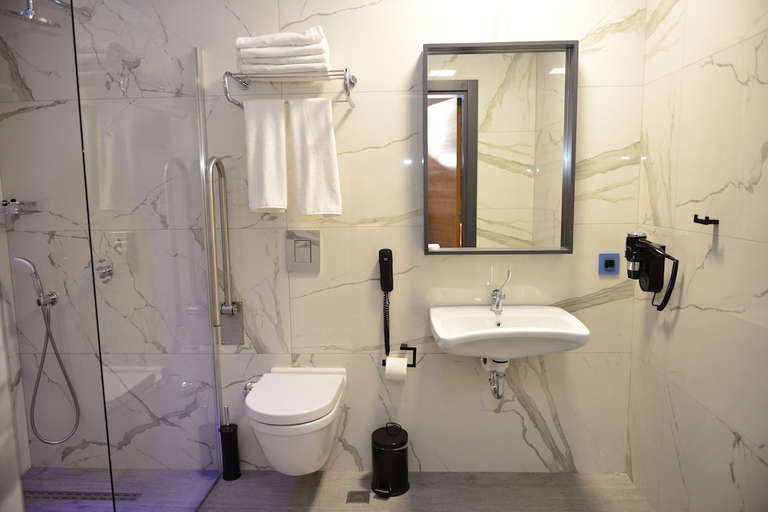 Bathroom 3, Oasis Hotel, Marmaris