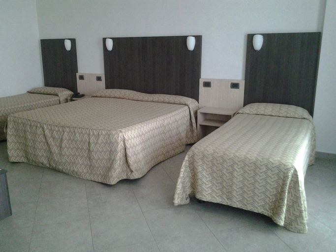 Bedroom 2, Hotel Lux Modena, Modena