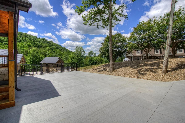Terrace/patio 2, Z - Hilltop Haven, Sevier