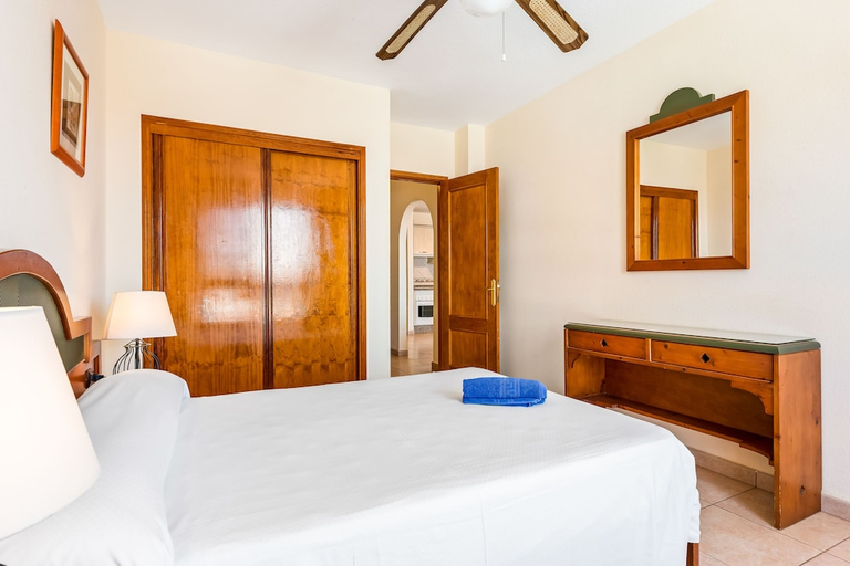 Bedroom 2, Club Tenerife, Santa Cruz de Tenerife