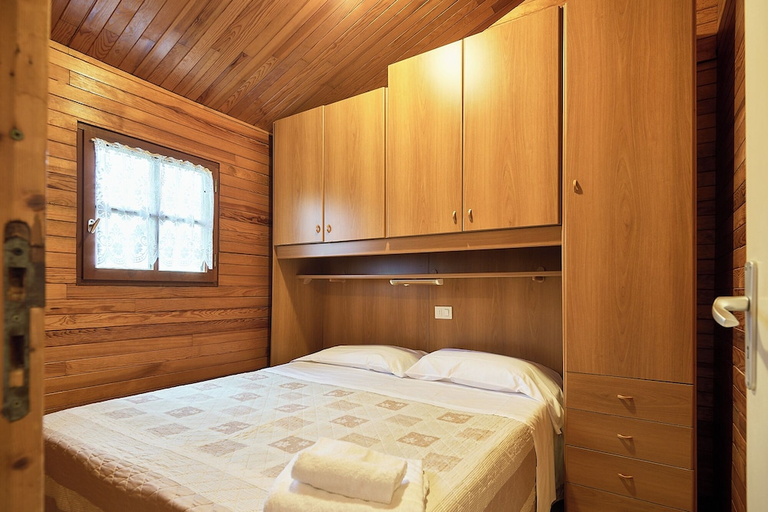 Bedroom, Caravelle Camping Village, Savona