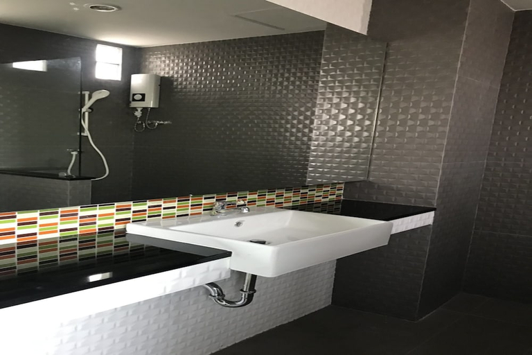 Bathroom 5, Lopburi Residence Hotel, Muang Lop Buri