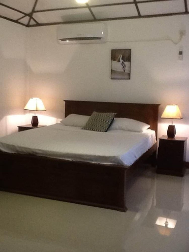 Bedroom 2, Hotel Margaret Villa, Udunuwara