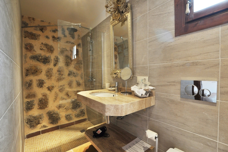 Bathroom 3, Sa Vinya Des Convent, Baleares