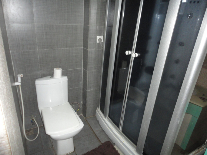 Bathroom 4, SDM Tavern and Suites, IbadanNorth