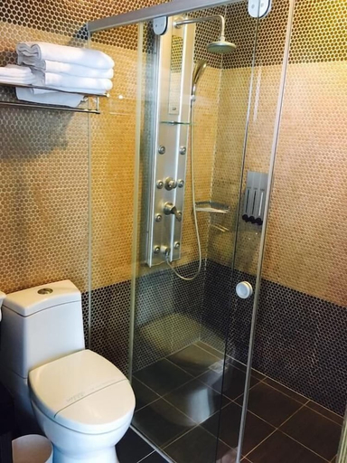 Bathroom 3, The Domed Title B And B, Penghu