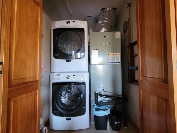Interior 5, Twin Mountain, Sevier