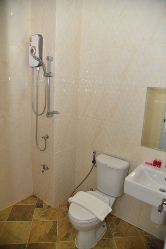 Bathroom 3, Ploy's Pearl Hotel, Muang Surat Thani
