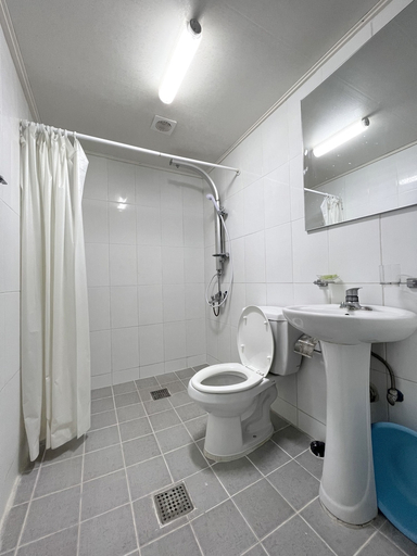 Bathroom 4, Daora Guest House, Saipan