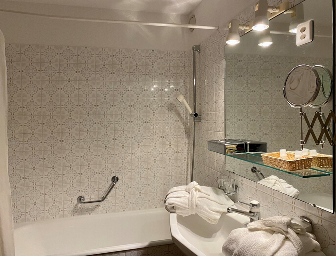 Bathroom 4, Hotel Regina Terme, Leuk