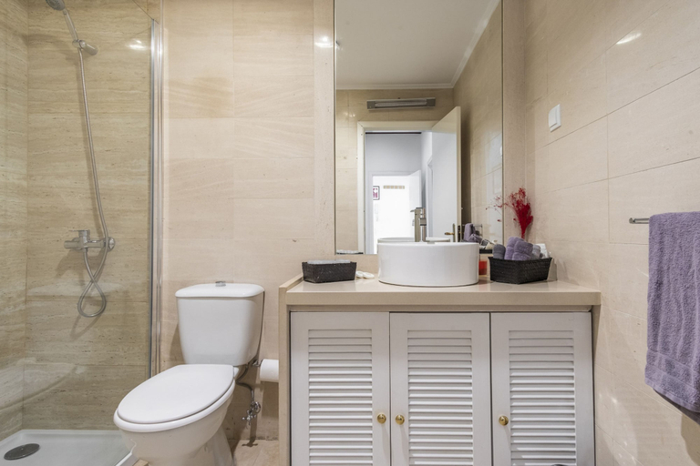 Room 3, CH4 in Lisboa Ciudad, Lisbon