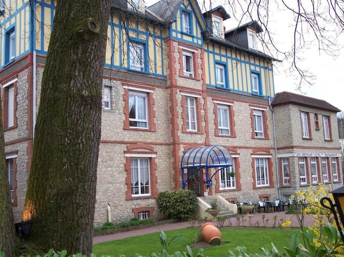 Exterior & Views 2, Hotel Les Camélias, Orne