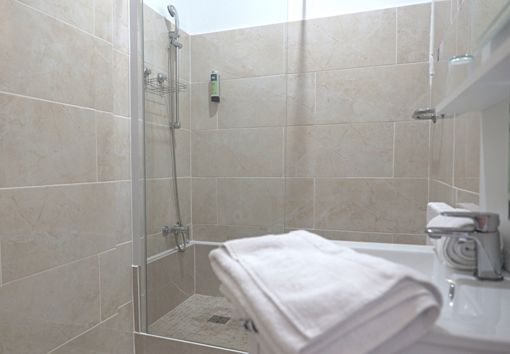 Bathroom, Logis Hotel Villa Victorine, Alpes-Maritimes