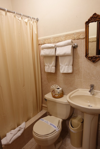 Bathroom 4, Platino Hotel & Casino, Santiago de los Caballeros