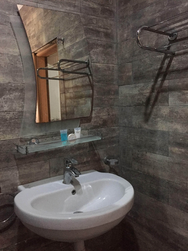 Bathroom 4, Ellyxville Hotel, Eti-Osa