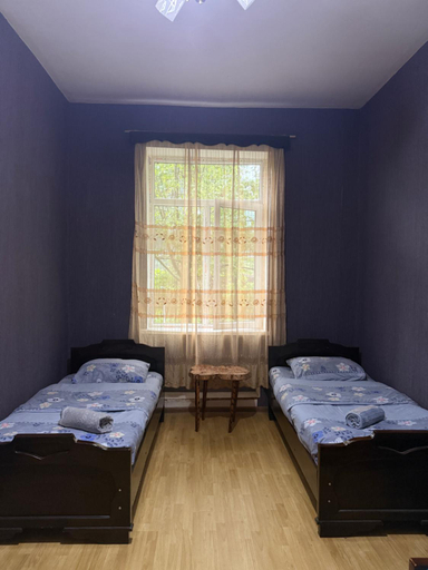 Bedroom 4, Konstanta, Lentekhi