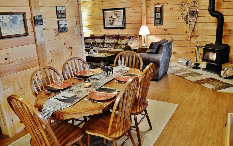 Food & Drinks, Sterling Ridge Resort, Lamoille