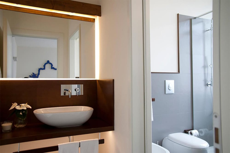 Bathroom 4, Foyer, Cagliari