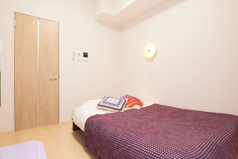 Room 3, G-stage 01 IKEBUKURO 2 by Tranova, Toshima