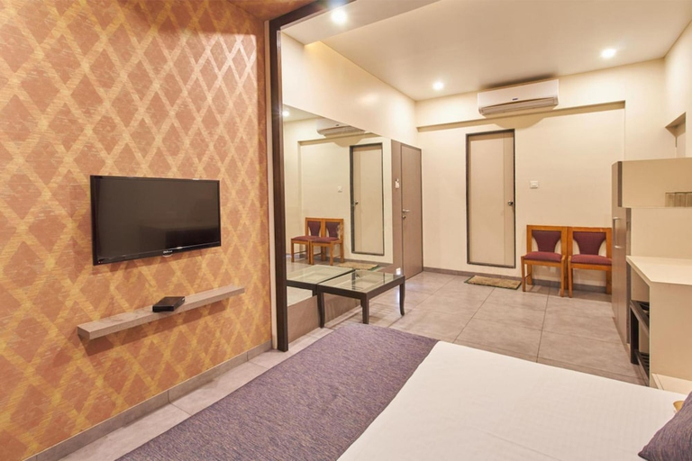 Bedroom 2, Hotel Rajmahal, Pune