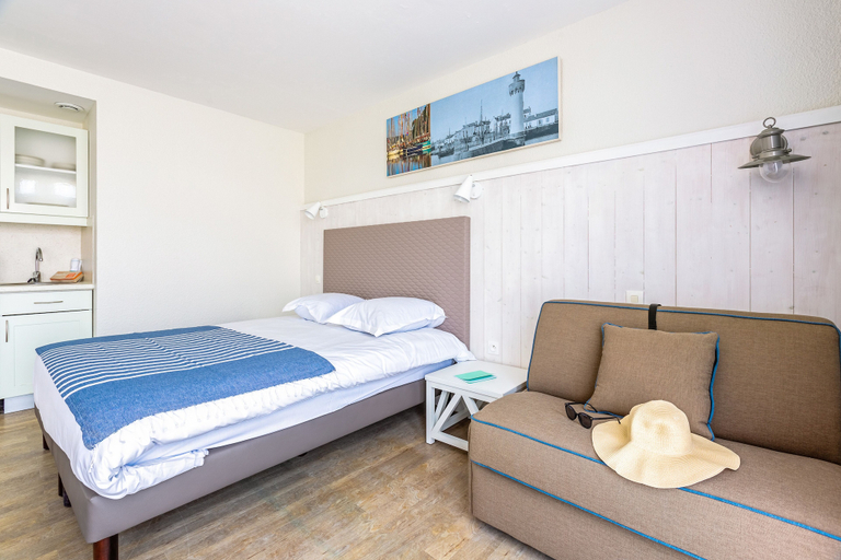 Bedroom 3, Residence Pierre & Vacances Le Palais des Gouverneurs, Charente-Maritime