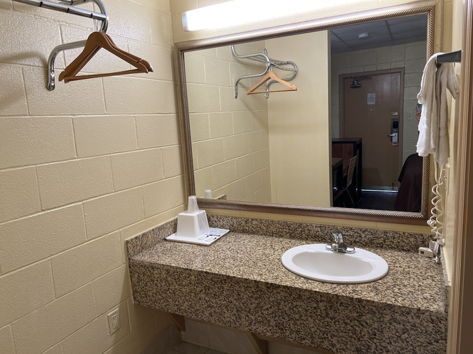 Bathroom 3, Executive Inn and Suites Lackland AFB, Bexar