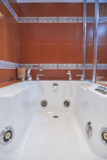 Bathroom 5, Kerame Studios, North Aegean