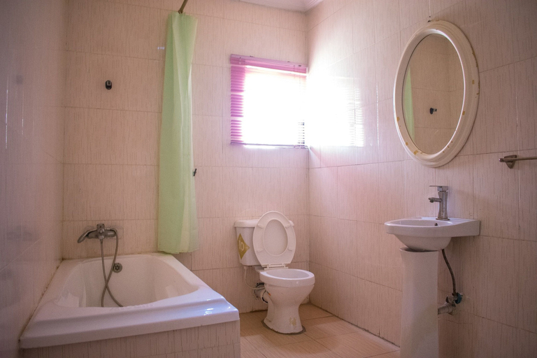 Bathroom 3, Maria Suites, Mushin