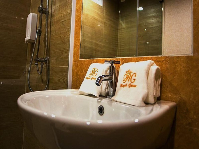 Bathroom 3, Royal Graces Chaam, Cha-Am