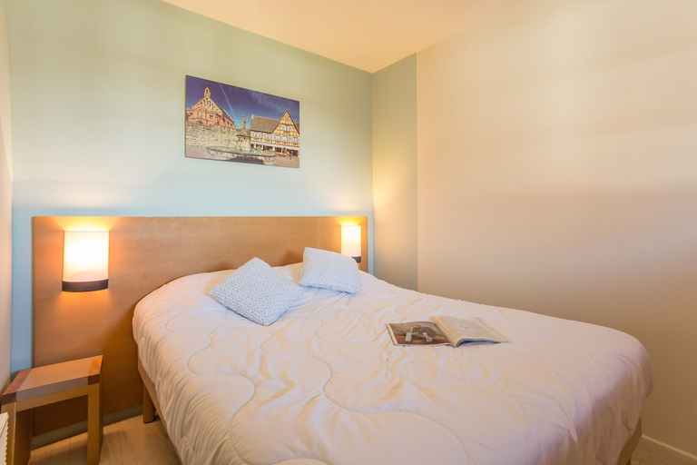 Bedroom 2, Pierre Vacances Residence Le Clos D Eguisheim, Haut-Rhin