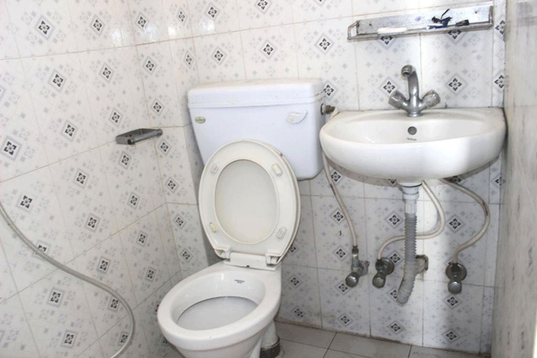 Bathroom 3, Hotel Lake Valley, Gandaki