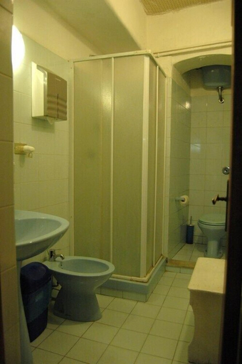 Bathroom 4, Hotel Major Genova, Genova