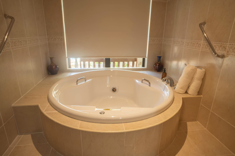 Bathroom 5, Ogtong Cave Resort, Santa Fe