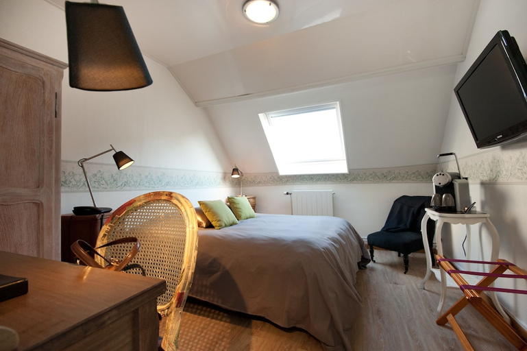 Bedroom 3, Hotel Le Prieure et La Residence, Somme