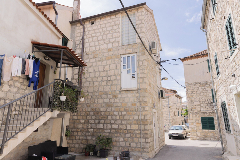 Exterior 3, B Studio Apartment Near the Beach With sea View, Kaštela