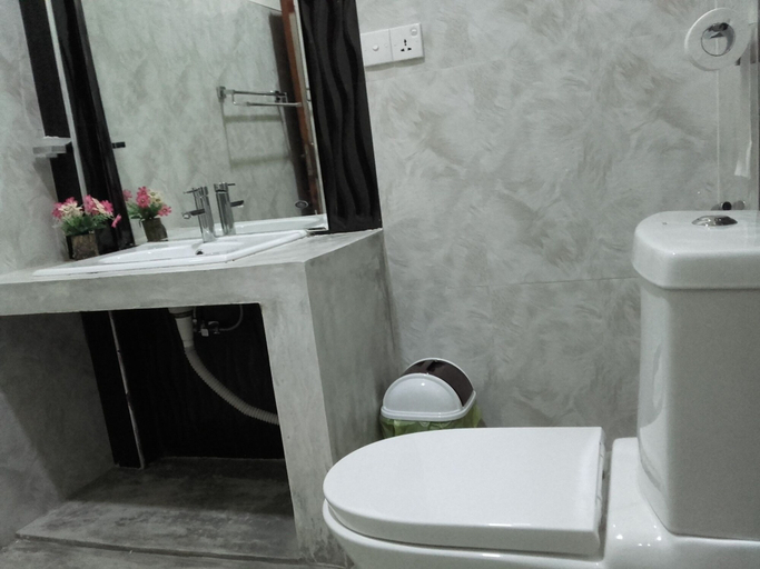 Bathroom 4, Forest Villa Hotel, K.F.G. & G. Korale
