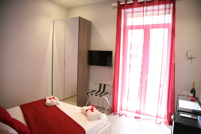 Bedroom 2, Bell's, Napoli