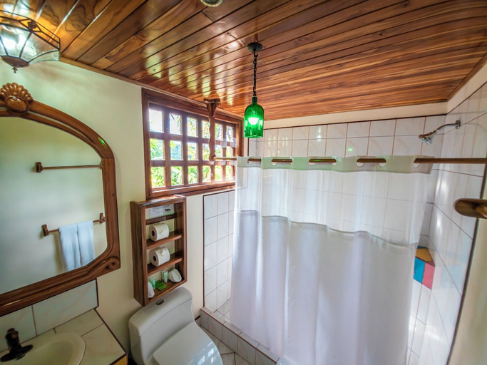 Bathroom 4, Hotel Costa Verde, Aguirre