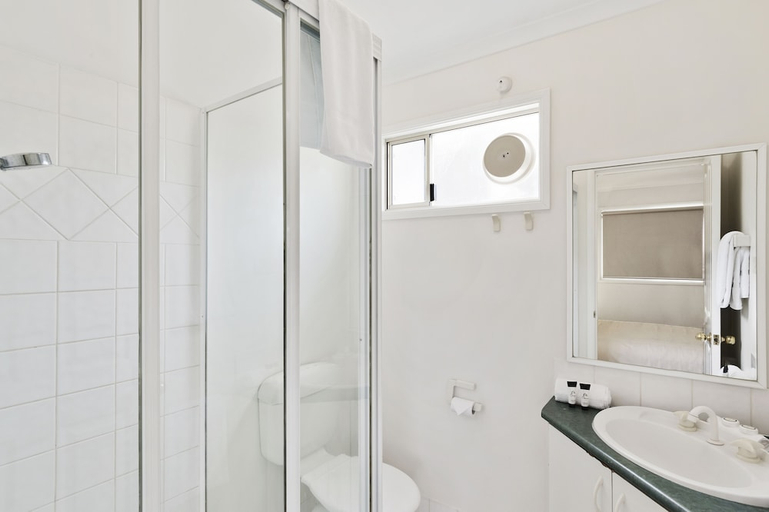 Bathroom 3, Discovery Parks - Coogee Beach, Cockburn
