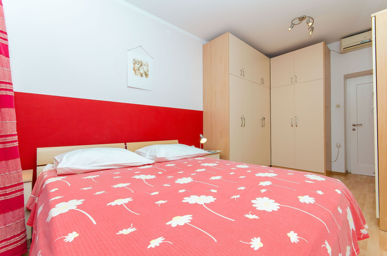 Room 5, Apartment Green Rustic, Split