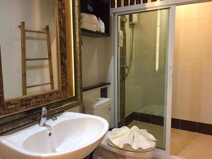 Bathroom 4, iBooking Trams Square, Muang Chiang Mai
