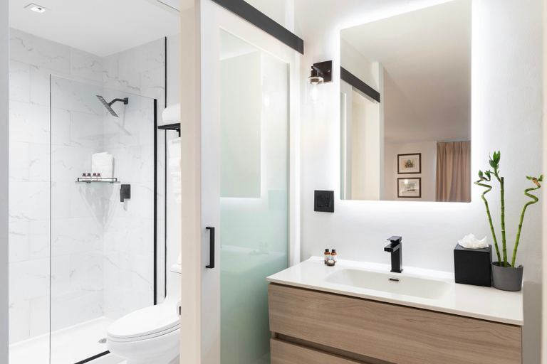 Bathroom 4, The Vietta Hotel, Osceola