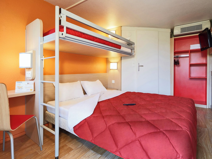 Bedroom 4, Premiere Classe Charleville Mezieres, Ardennes