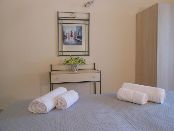 Bedroom 2, Ziogas Apartments, Ionian Islands