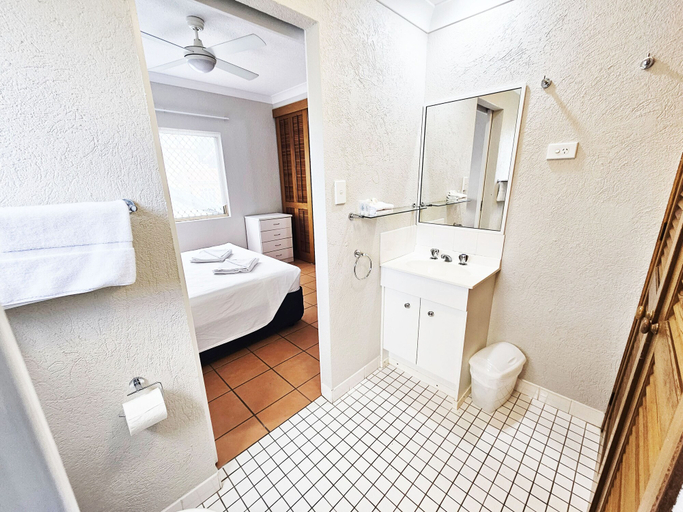 Bathroom 3, Royal Palm Villas Cairns, Cairns